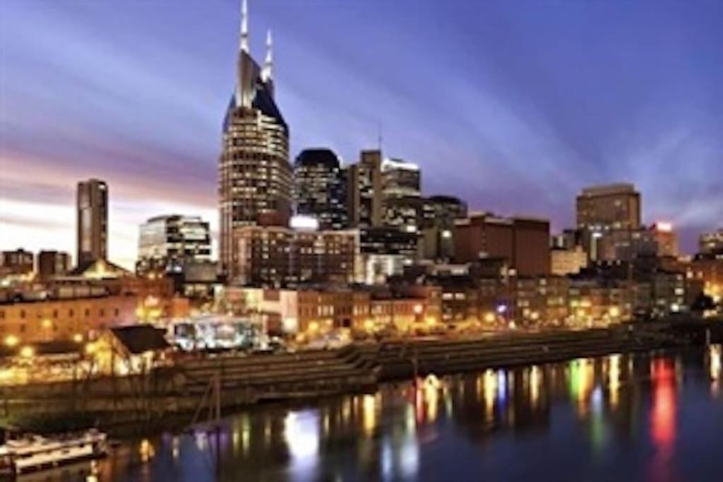 Downtown Nashville Riverfront Condo Екстер'єр фото